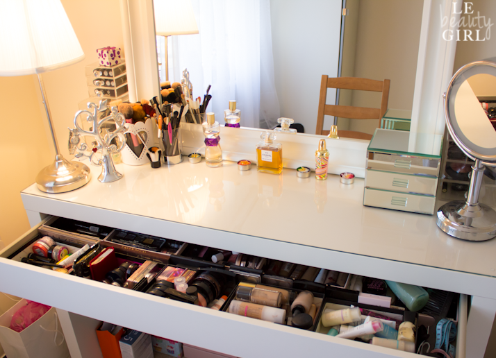 makeup-table